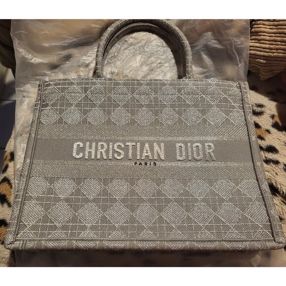 Christian Dior Medium Cannage Embroidery Book Tote - Picture 5 of 10